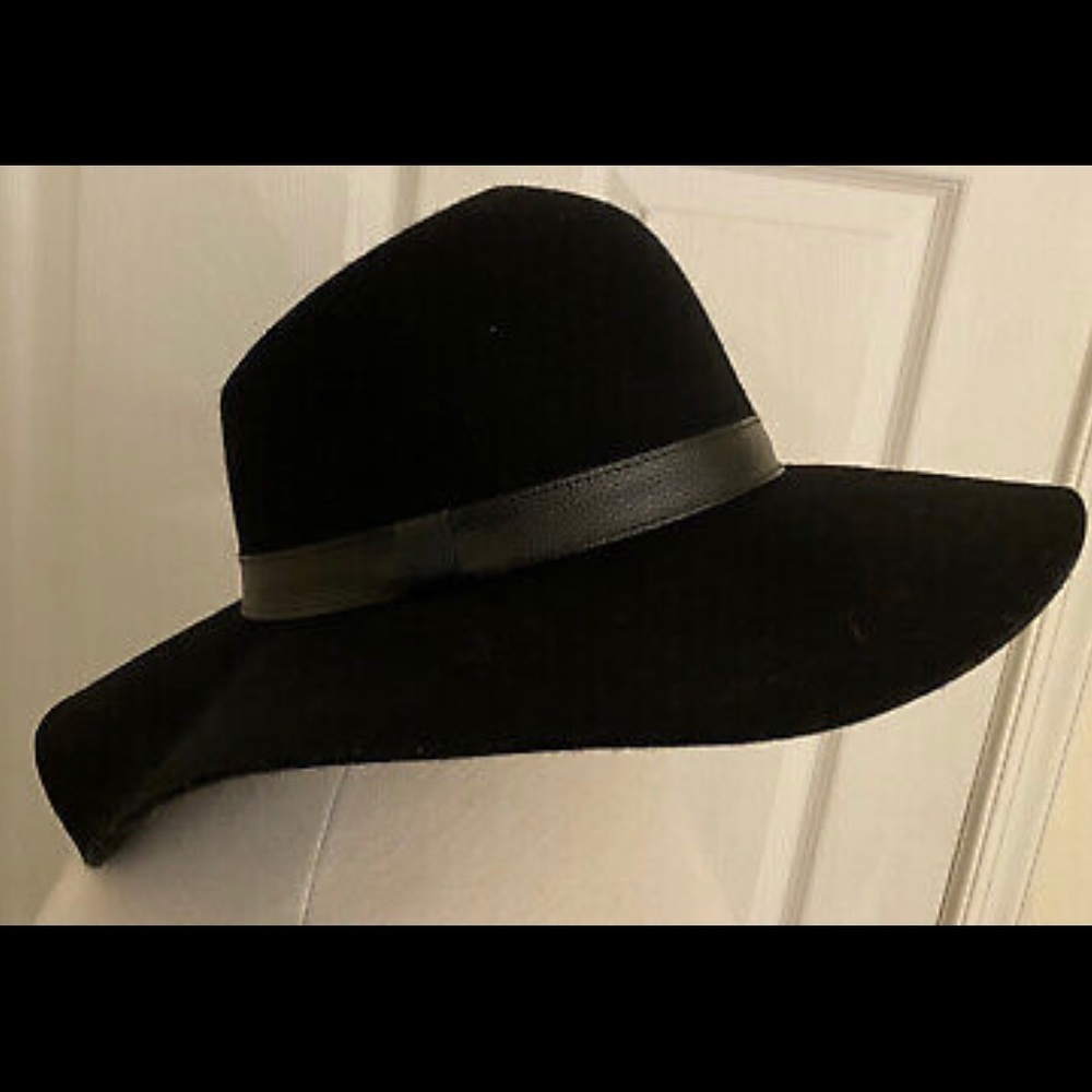 Women's Black Bass One Size Fits All 100% Wool Floppy Rimed Hat NEW